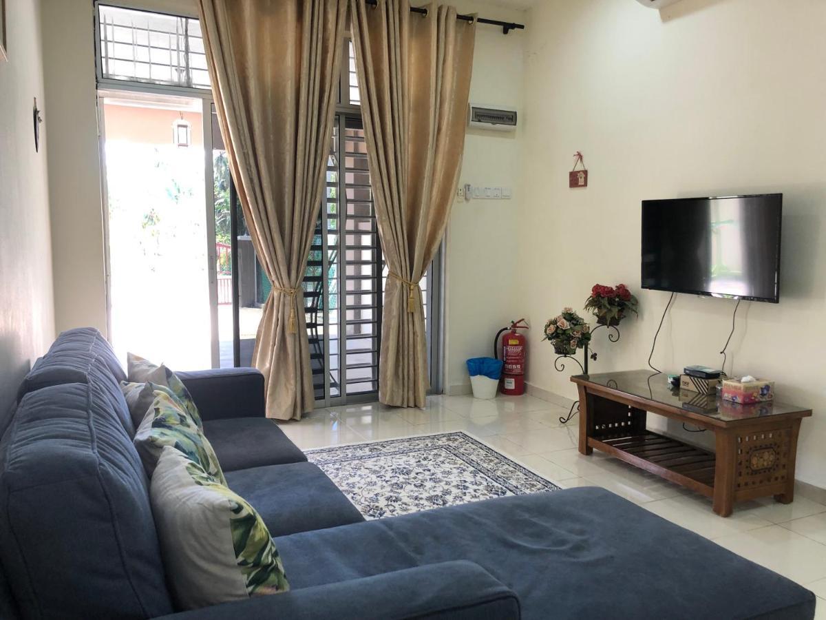 Magnolia 1 Homestay Kampung Kuala Besut Exterior photo